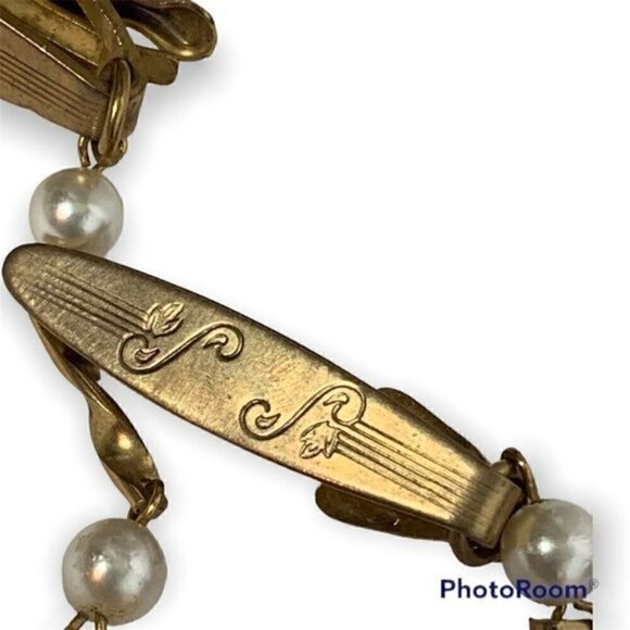 Vintage Gold Tone Faux Pearls 1950s Sweater Clip - Picture 3 of 5